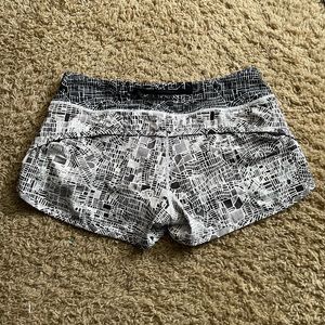 Lululemon Limited Edition SeaWheeze Half Marathon speed shorts size 6